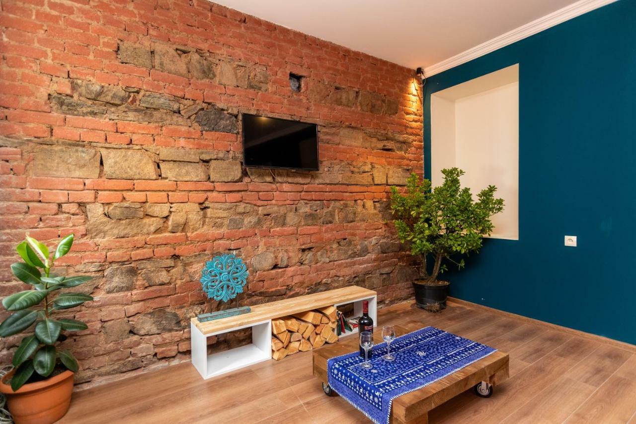 Giorgi'S Apartment Tbilisi Ngoại thất bức ảnh